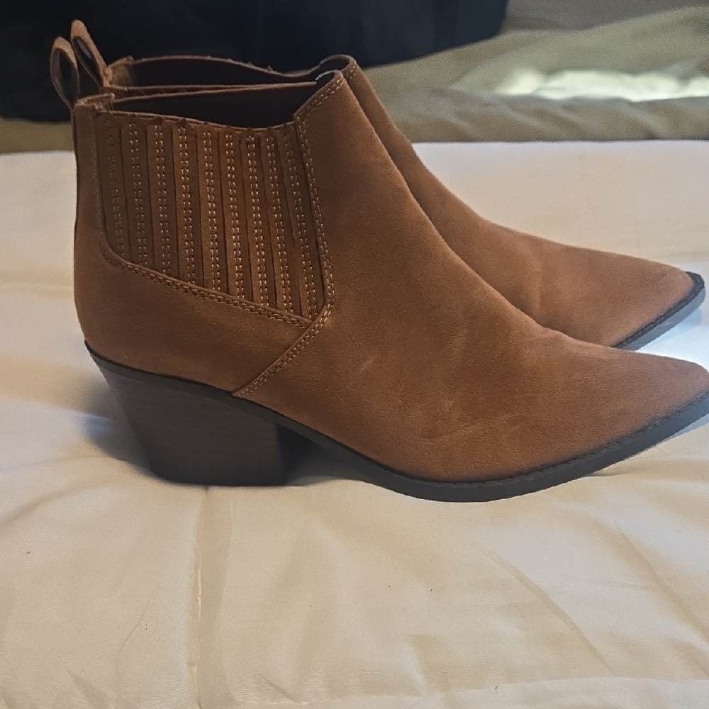 London Rag Suede Ankle Booties - Picture 3 of 6